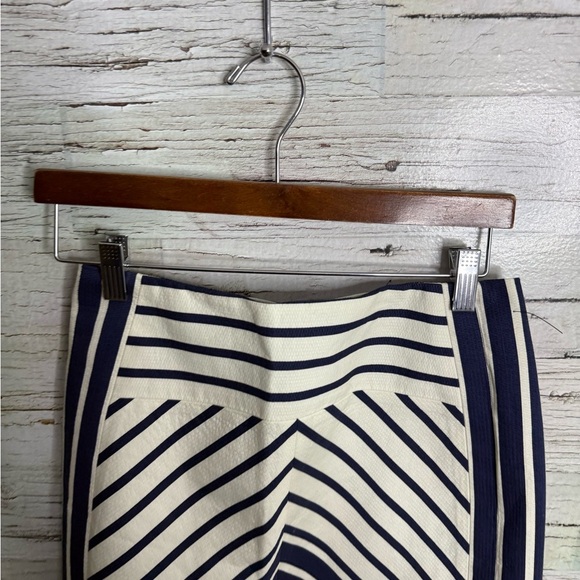 J. Crew Navy and Cream Striped Pencil Skirt size 2 - Picture 3 of 6